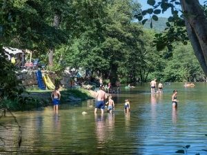 3 sterren camping dichtbij dorp met verwarmd zwembad in Zuid-Frankrijk