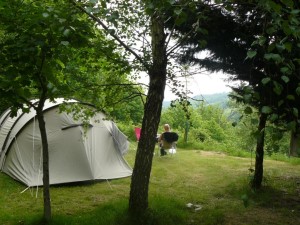 kleine camping vlakbij de Tarn bij Nederlandse eigenaren